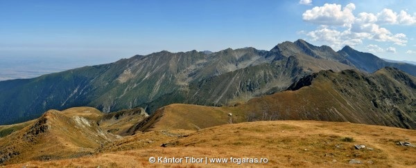 Nyár végi stabil időjárás (Negoj-gerinc a Skála-csúcsról)